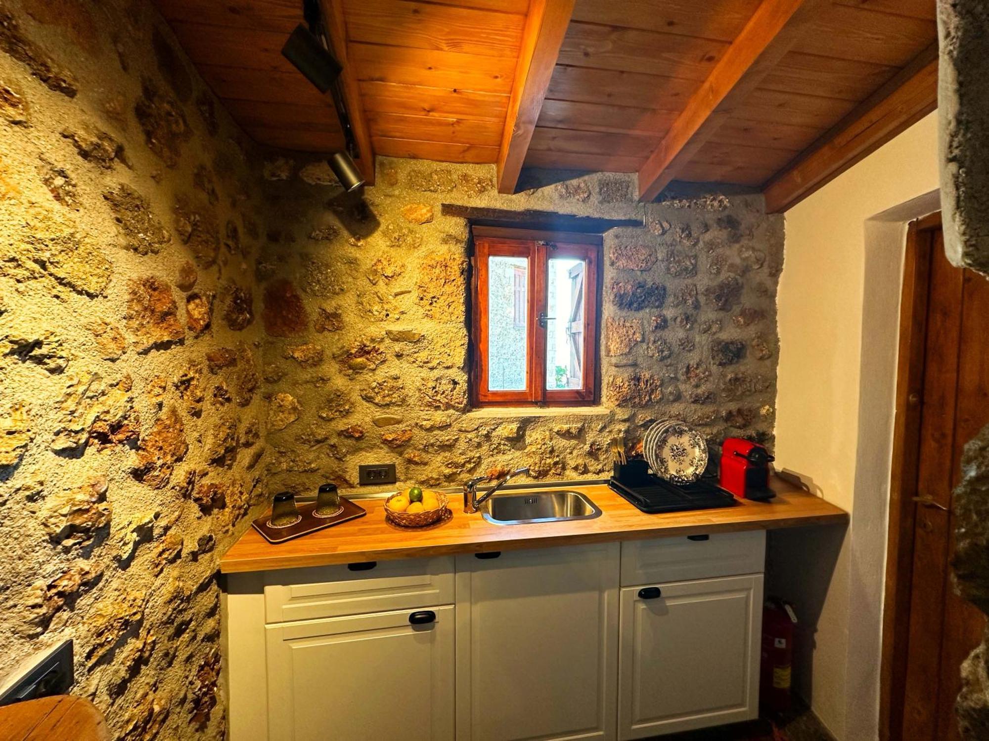 Fteri Stone House In Platanos, Akrata Daire Dış mekan fotoğraf