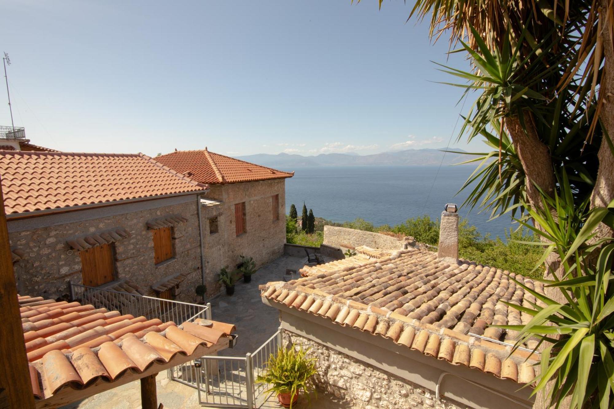Fteri Stone House In Platanos, Akrata Daire Dış mekan fotoğraf