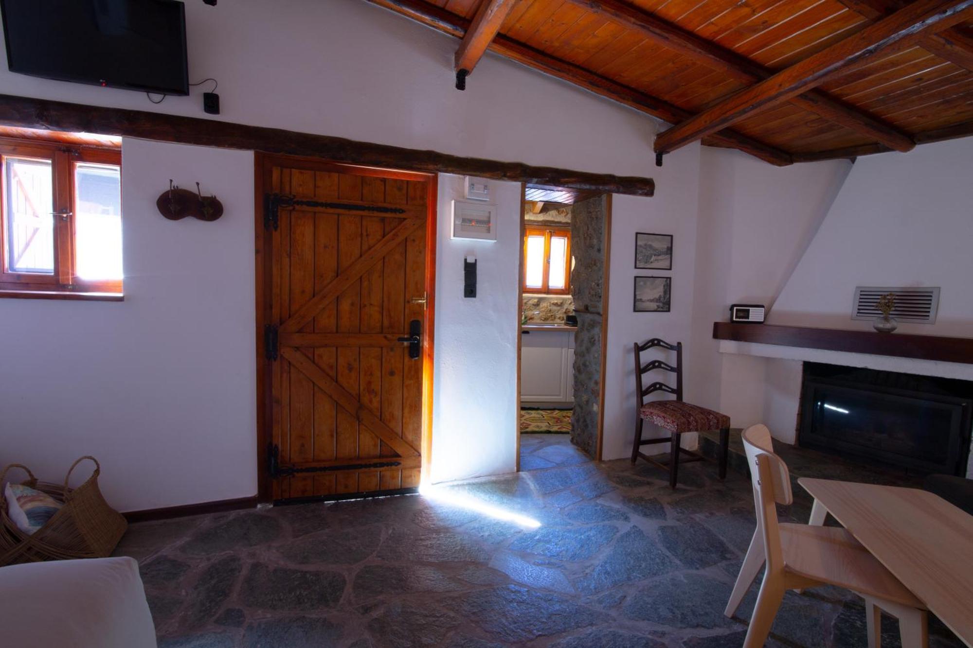 Fteri Stone House In Platanos, Akrata Daire Dış mekan fotoğraf